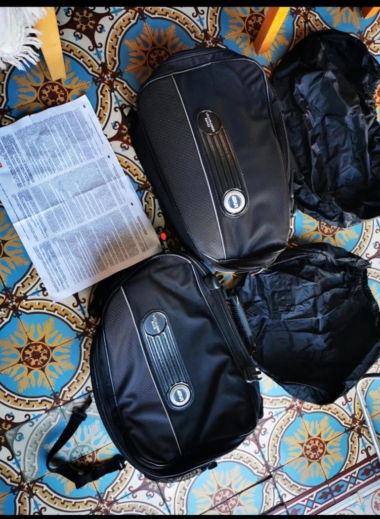 Sacoches GIVI, Enlèvement, Comme neuf