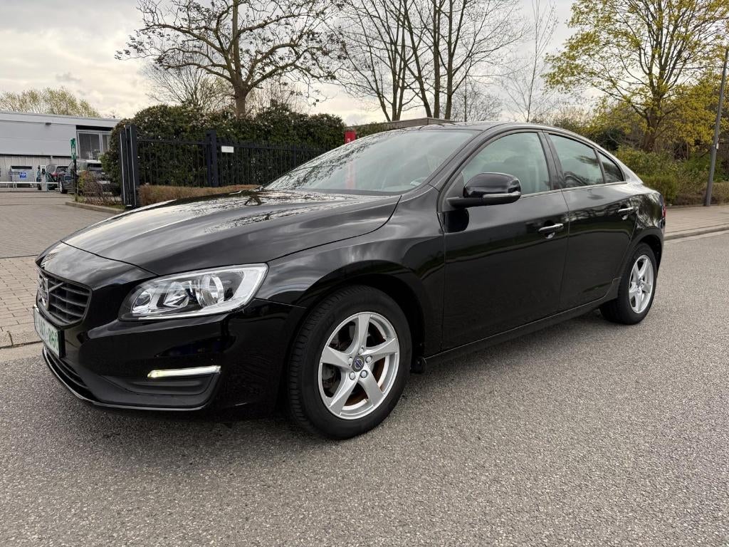 Volvo S60 2.0 diesel d'ici 62 000 km en 2017. 6 euros, Autos, Volvo, Cuir, Achat, Entreprise, S60