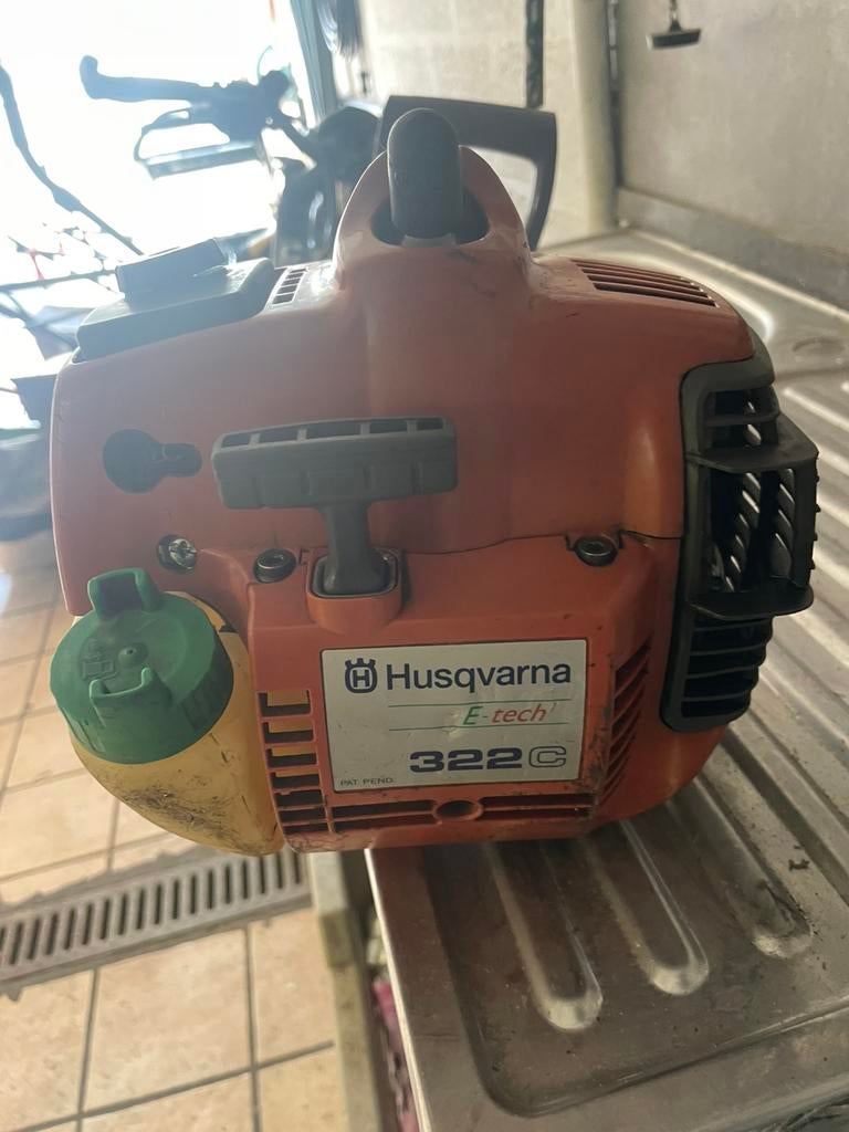 Débroussailleuse Husqvarna 322c, Enlèvement, Utilisé