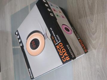CLOCK RADIO with wake-up light beschikbaar voor biedingen