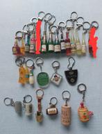 24 sleutelhangers - flessen, vaten, bekers - oud, Ophalen of Verzenden, Zo goed als nieuw