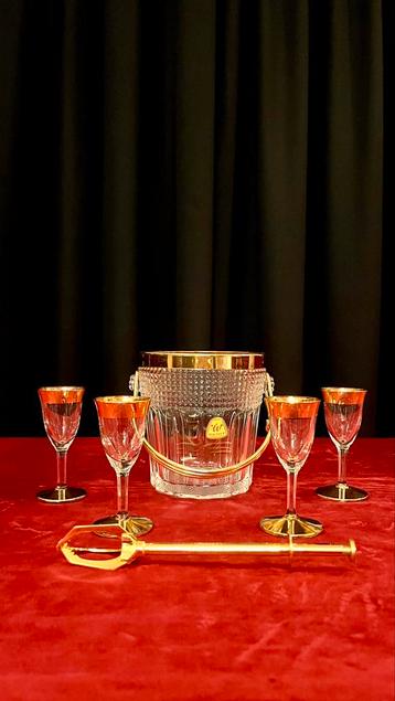 Ijsemmer(walther)met ijstang en 4 kleine glazen,goud beschikbaar voor biedingen