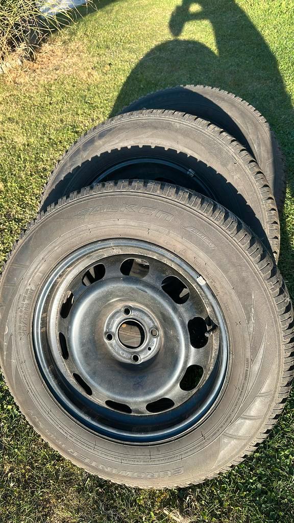 Kit hiver et enjoliveurs opel Mokka 2021 16 ‘´, Auto-onderdelen, Banden en Velgen, Banden en Velgen, Winterbanden, 16 inch, 215 mm