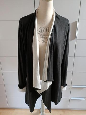 Long gilet cardigan noir et blanc Miss Captain Trend  disponible aux enchères