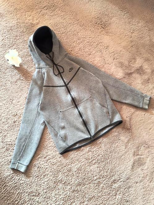 Veste Nike tech fleece gris taille S, Kleding | Heren, Truien en Vesten, Zo goed als nieuw, Maat 46 (S) of kleiner, Grijs, Ophalen
