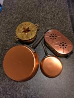 Koperen pannen en onderzetters, Enlèvement, Cuivre