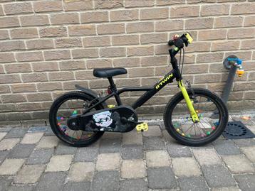 Kinderfiets 16 inch – B’TWIN – Stoere jongensfiets beschikbaar voor biedingen