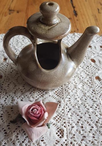 Keramiek theepotje, theelichthouder / hang bloempotje beschikbaar voor biedingen