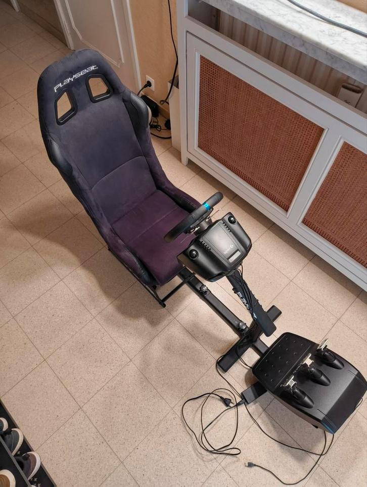 Playseat Evolution Racestoel Zwart met Logitech G29 set, Games en Spelcomputers, Spelcomputers | Overige Accessoires, Gebruikt