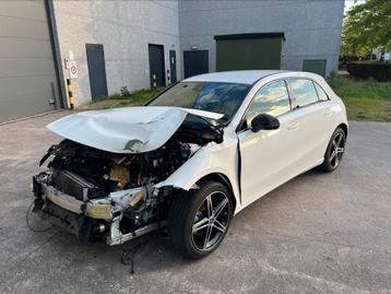 Mercedes A200 Benzine , 2020 , 25.000 KM beschikbaar voor biedingen