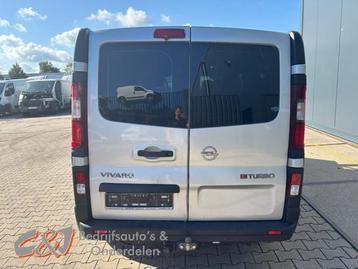 Achterdeur Bus-Bestelauto van een Opel Vivaro (10H) beschikbaar voor biedingen