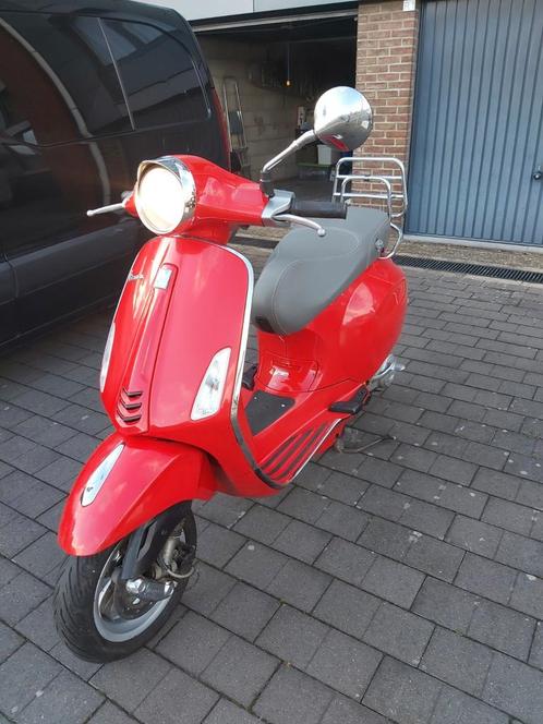Vespa primavera, Fietsen en Brommers, Scooters | Vespa, Zo goed als nieuw, Ophalen of Verzenden
