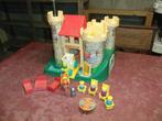 fisher price vintage kasteel met héél véél gerief en popjes, Ophalen of Verzenden, Gebruikt, Speelset