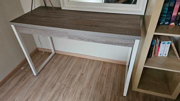 Bureau beschikbaar voor biedingen