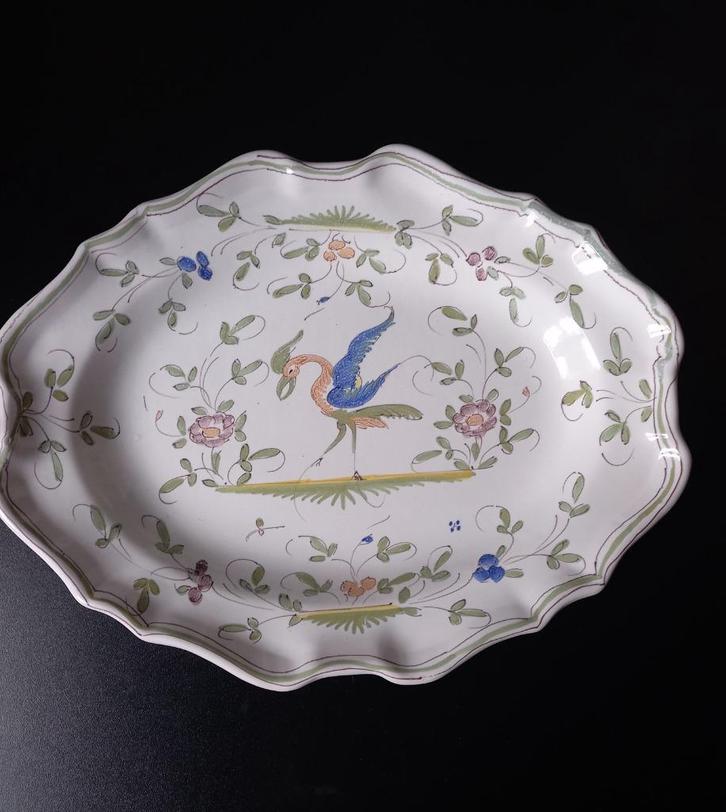 Plat en faïence de Moustiers, Antiek en Kunst, Antiek | Keramiek en Aardewerk, Ophalen of Verzenden