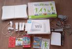 Console Wii avec jeux, plateau d'équilibre et attributs, Enlèvement ou Envoi, Comme neuf, Avec 3 manettes ou plus, Avec jeux