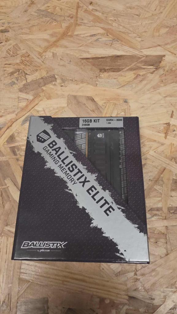 16Go Ballistix Elite, Computers en Software, RAM geheugen, Zo goed als nieuw, Desktop, 16 GB, DDR4, Ophalen of Verzenden