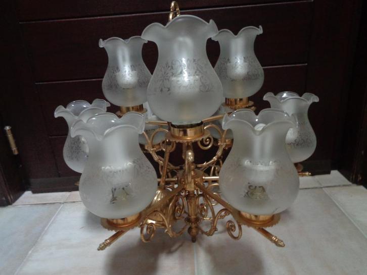 *Prachtige antieke bronzen luchter met bewerkt opalineglas, Antiek en Kunst, Antiek | Verlichting, Ophalen of Verzenden