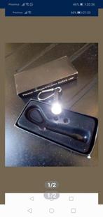 flashilight mini, nieuw, led zaklampje met karabijnhaak, Verzamelen, Sleutelhangers, Ophalen of Verzenden, Nieuw