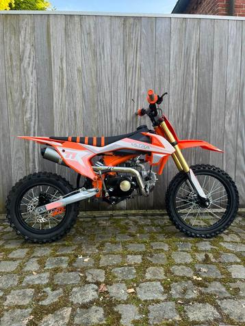 Gloednieuw! De Ultra Motocross 125cc pitbike  beschikbaar voor biedingen