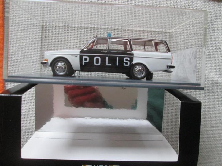 Neo Scale Models Volvo 145 Polis 1:43, Hobby en Vrije tijd, Modelauto's | 1:43, Zo goed als nieuw, Auto, Overige merken, Ophalen of Verzenden