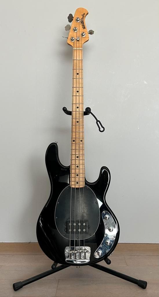 Ernie Ball Music Man Stingray 3EQ 1998, Muziek en Instrumenten, Snaarinstrumenten | Gitaren | Bas, Gebruikt, Elektrisch, Ophalen