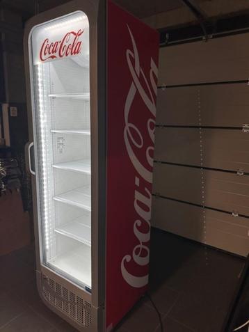 grote koelkast Coca Cola beschikbaar voor biedingen
