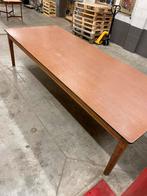 Grote stevige tafel 300/120 met Formica blad, Ophalen