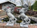 2 Steigerende Paarden, Ophalen, Nieuw, Beton, Dierenbeeld