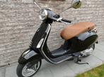 Vespa primavera 50cc klasse b, Fietsen en Brommers, Scooters | Vespa, Ophalen, Zo goed als nieuw