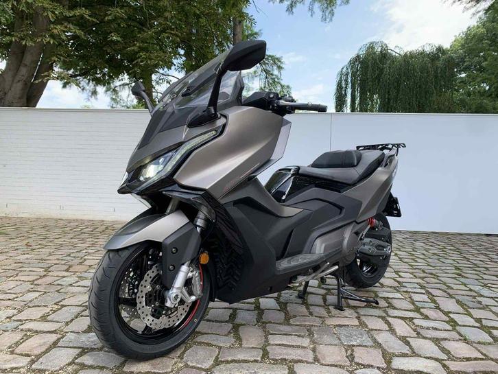 Als nieuw: Kymco AK550 Premium Edition, Motoren, Motoren | Overige merken, Bedrijf, Scooter, meer dan 35 kW, 2 cilinders, Motorrijbewijs A