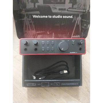 Focusrite Scarlett 2i2 4e generatie - USB 2-audio-interface, Computers en Software, Geluidskaarten, Ophalen of Verzenden, Zo goed als nieuw