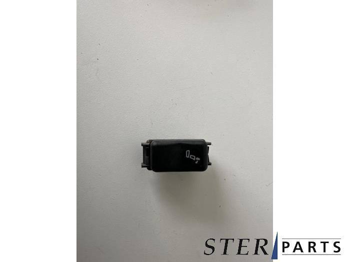 Commutateur (divers) d'un Mercedes E-Klasse, Autos : Pièces & Accessoires, Tableau de bord & Interrupteurs, Mercedes-Benz, Utilisé