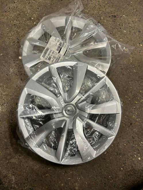 2 strikt nieuwe wieldoppen Opel corsa 16", Auto diversen, Wieldoppen, Nieuw