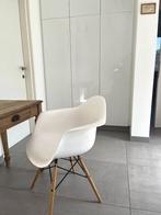 Eames kuipstoelen wit / 6 stuks replica's, Huis en Inrichting, Ophalen, Gebruikt, Wit, Metaal