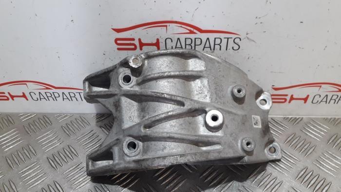 Support moteur d'un Mercedes A-Klasse, Autos : Pièces & Accessoires, Suspension & Châssis, Mercedes-Benz, Utilisé, 3 mois de garantie