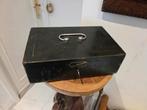 Te koop: oude metalen kist voor kostbaarheden, Ophalen of Verzenden, Zo goed als nieuw