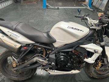 Moto triumph street R675 beschikbaar voor biedingen