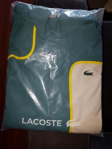 Een nieuwe heren trainingspak lacoste maat 5/ L beschikbaar voor biedingen