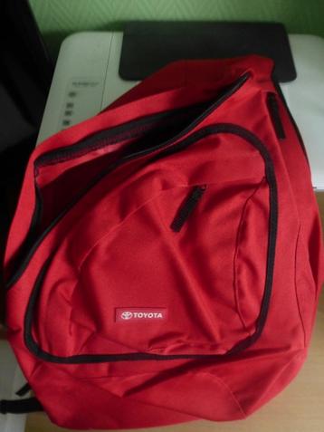 2 crossbodyrugzakken, rood, NIEUW beschikbaar voor biedingen