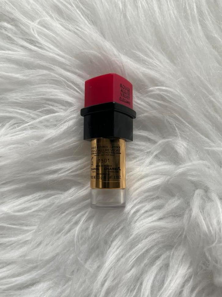 Chanel Rouge Allure Velvet 79 Elegant New, Bijoux, Sacs & Beauté, Beauté | Cosmétiques & Maquillage, Neuf, Maquillage, Lèvres