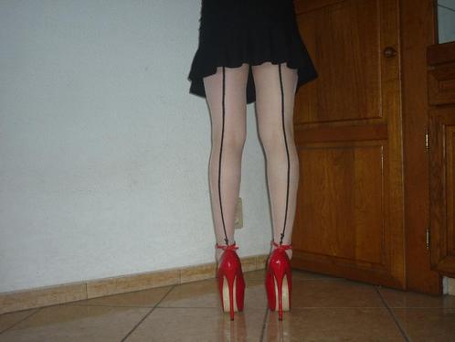 Extreme pomp.👄, Kleding | Dames, Schoenen, Nieuw, Pumps, Rood, Verzenden