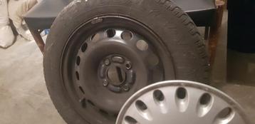 4 velgen + winterbanden+4 originele hoezen voor Volvo S40 beschikbaar voor biedingen