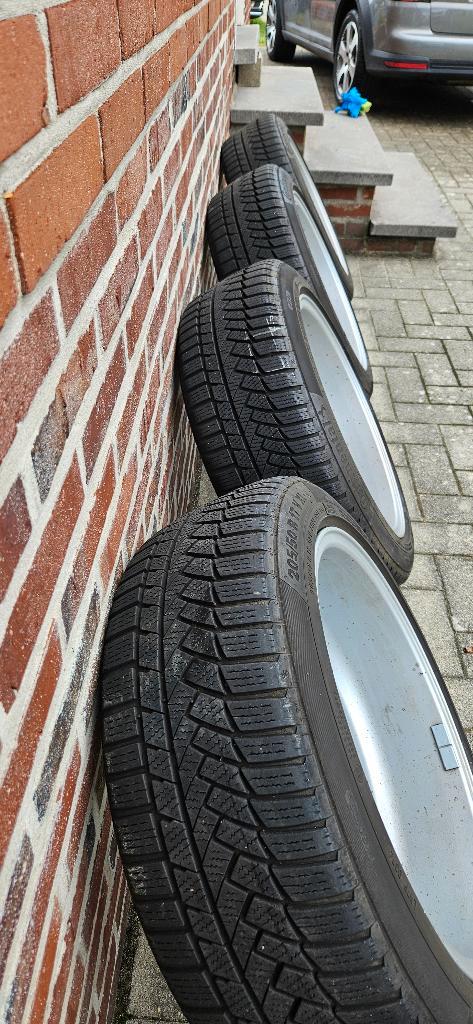 17 Inch winterset,Mak Weala, Auto-onderdelen, Banden en Velgen, Band(en), 17 inch, 205 mm, Personenwagen, Gebruikt, Ophalen of Verzenden