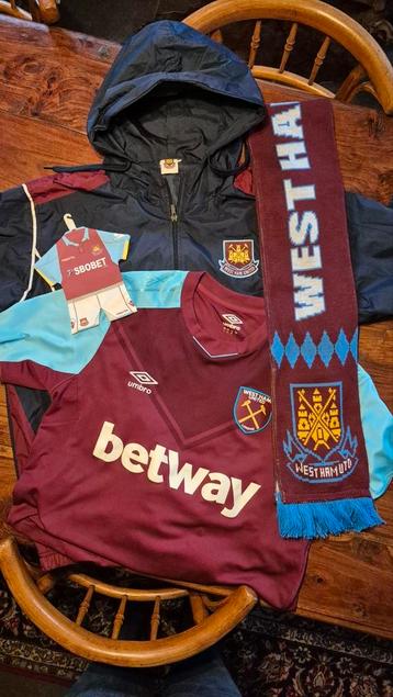 VOETBAL TEAM WEST HAM UNITED LOT  beschikbaar voor biedingen