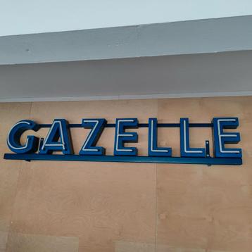 Gazelle lichtreclame neon. Meer dan 70j oud beschikbaar voor biedingen