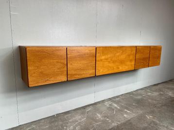 Vrij-hangend Teakhouten jaren 60 Retro dressoir in 3 delen beschikbaar voor biedingen