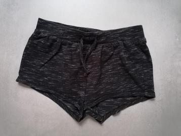 Short C&A ,maat 158 beschikbaar voor biedingen