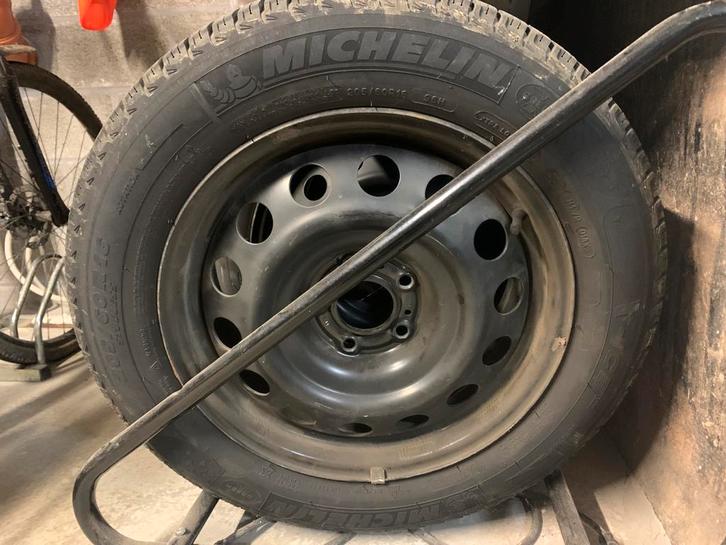 Pneus hivers sur jantes (utilisés sur Citroën C4 Picasso), Auto-onderdelen, Banden en Velgen, Banden en Velgen, Winterbanden, 16 inch