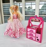Barbie + kaptafel + staander, Comme neuf, Enlèvement ou Envoi, Barbie